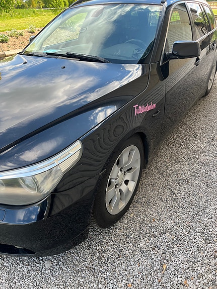BMW 525i 3 of 6