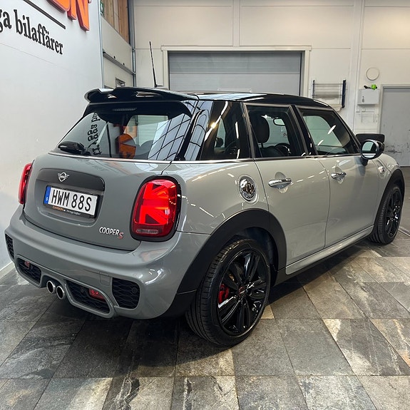 MINI John Cooper Works 5 of 5