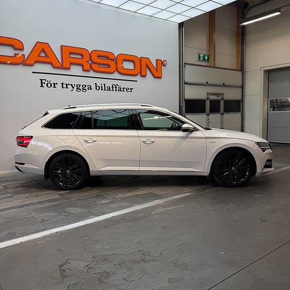 Skoda Superb 3 of 5