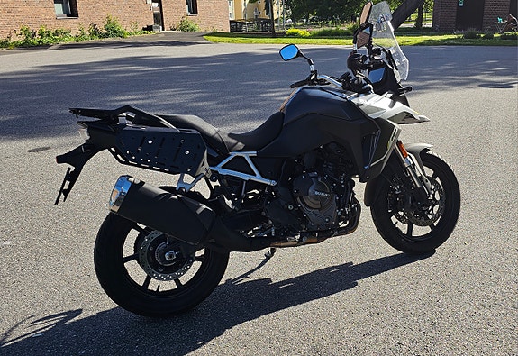 Suzuki DL800 V-STROM 4 of 6