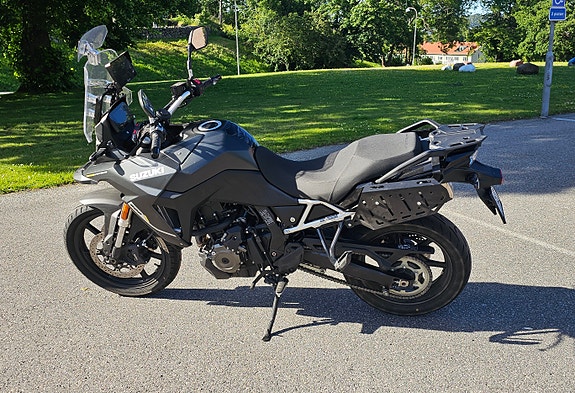 Suzuki DL800 V-STROM 3 of 6
