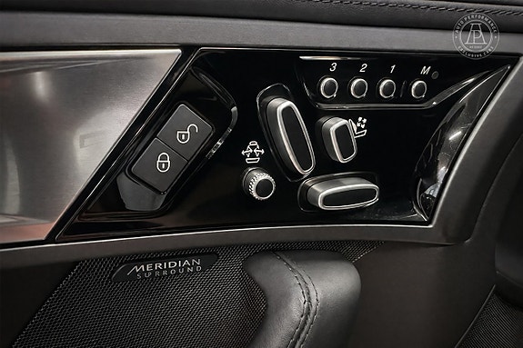 Jaguar F-TYPE 6 of 10