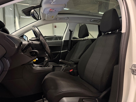 Peugeot 308 SW 13 of 26