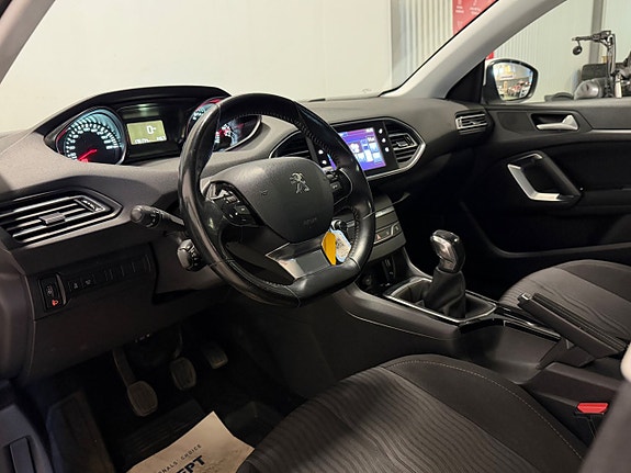 Peugeot 308 SW 12 of 26