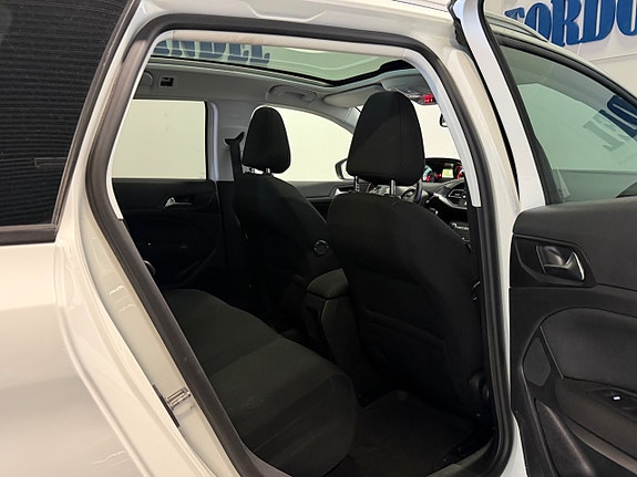 Peugeot 308 SW 17 of 26