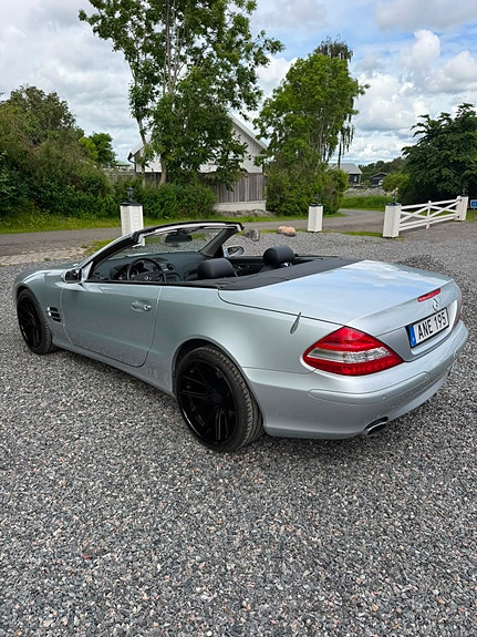 Mercedes-Benz SL350 5 of 5