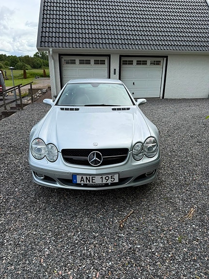 Mercedes-Benz SL350 2 of 5