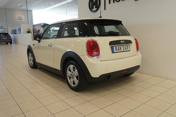 MINI Cooper 5 of 5