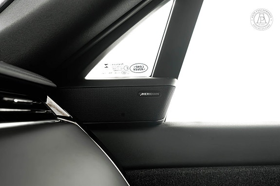 Land Rover Range Rover Sport 12 of 12