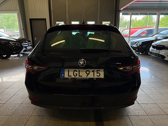Skoda Superb 4 of 5