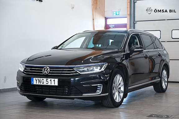 Volkswagen Passat 2 of 5
