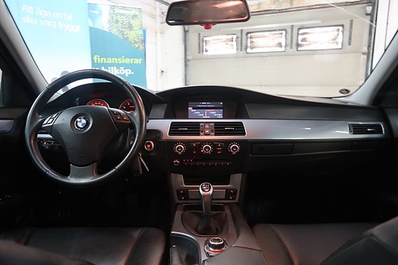 BMW 520i 16 of 19