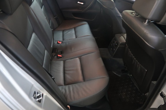 BMW 520i 11 of 19