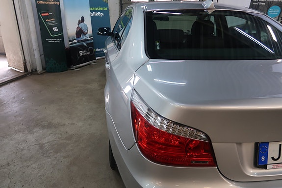 BMW 520i 8 of 19