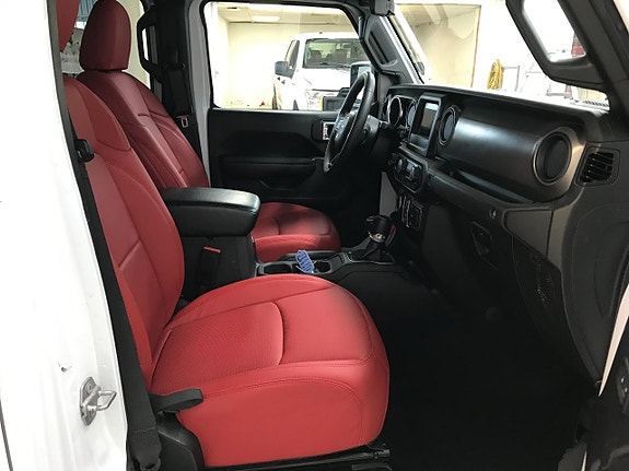 Jeep Gladiator 13 of 27