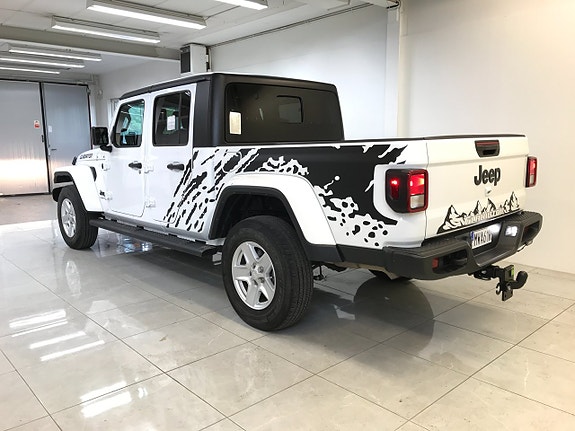 Jeep Gladiator 2 of 27
