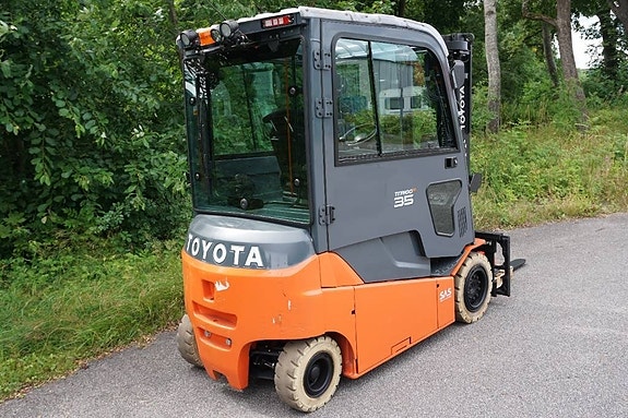 Toyota 8FBMT35 3 of 8