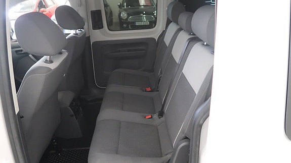 Volkswagen Caddy Maxi 11 of 16