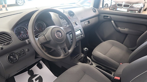 Volkswagen Caddy Maxi 10 of 16