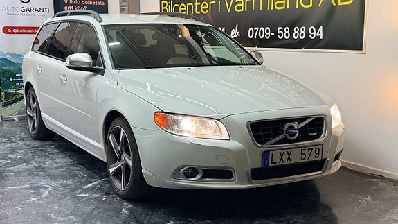 Volvo V70 2 of 5