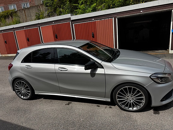 Mercedes-Benz A180 4 of 5