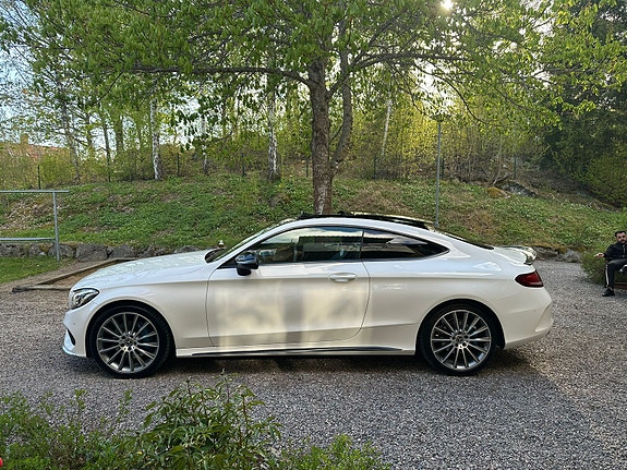 Mercedes-Benz C300 5 of 5