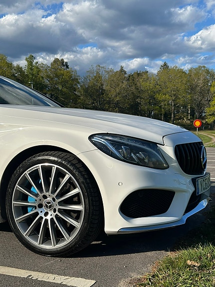 Mercedes-Benz C300 8 of 10