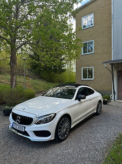 Mercedes-Benz C300 6 of 10