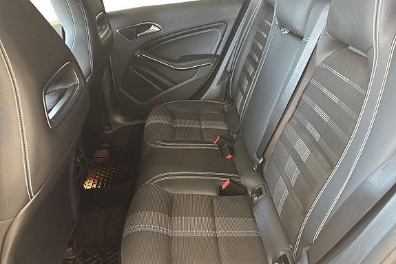 Mercedes-Benz CLA200 10 of 11