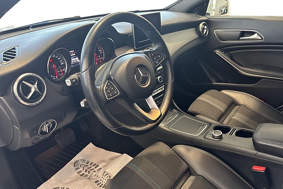 Mercedes-Benz CLA200 8 of 11