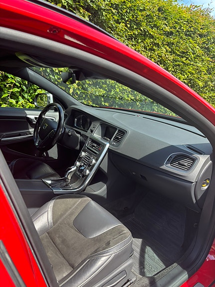 Volvo V60 4 of 5