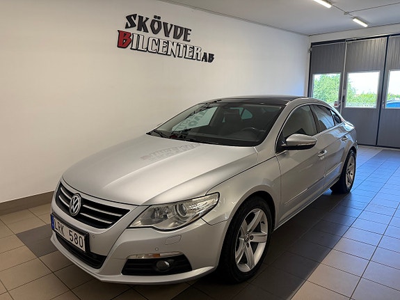 Volkswagen Passat CC 2 of 5