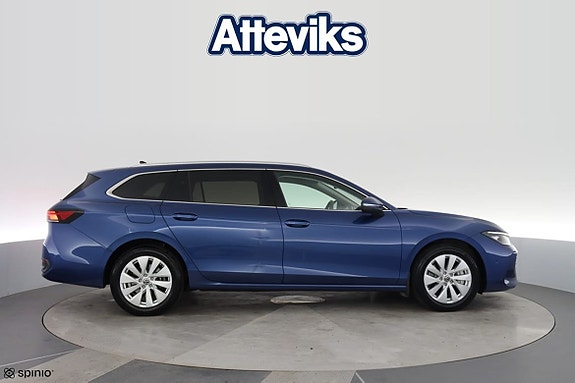 Volkswagen Passat 2 of 5