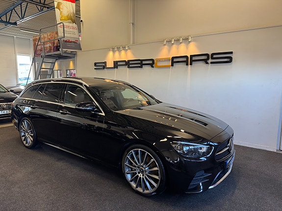 Mercedes-Benz E220 4 of 5