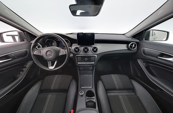 Mercedes-Benz GLA180 d 7 of 17