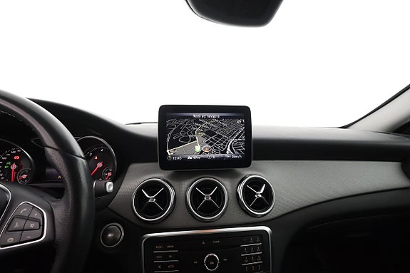Mercedes-Benz GLA180 d 13 of 17