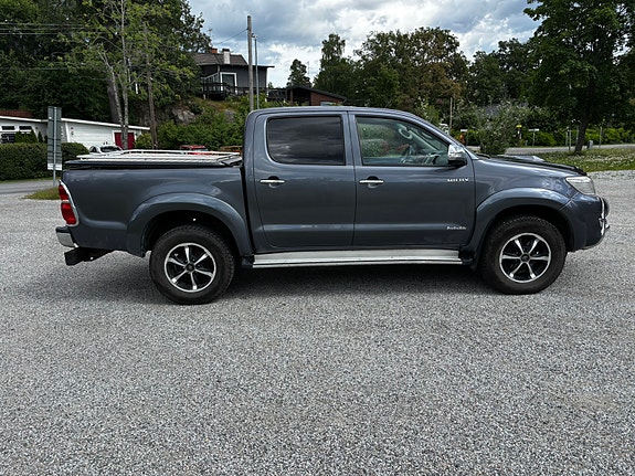 Toyota HiLux 4 of 5