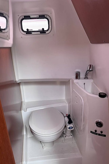Beneteau Barracuda  9 Fly - inbytesmöjligheter - höstpris! 9 of 12