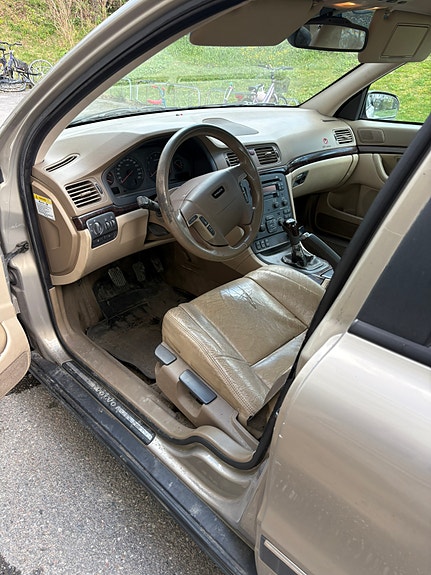 Volvo S80 2 of 5