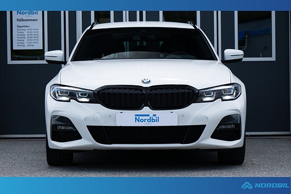 BMW 330e 3 of 5