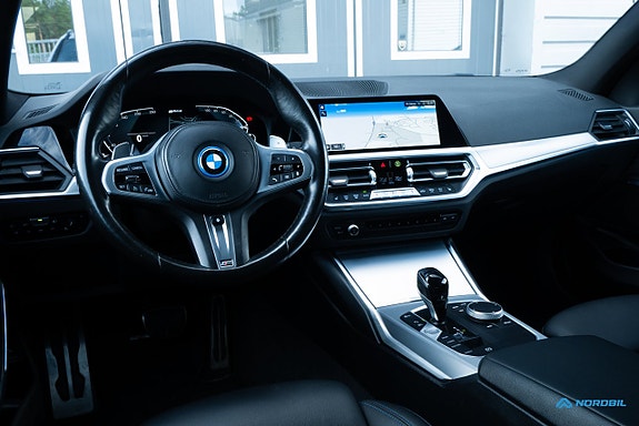BMW 330e 9 of 24