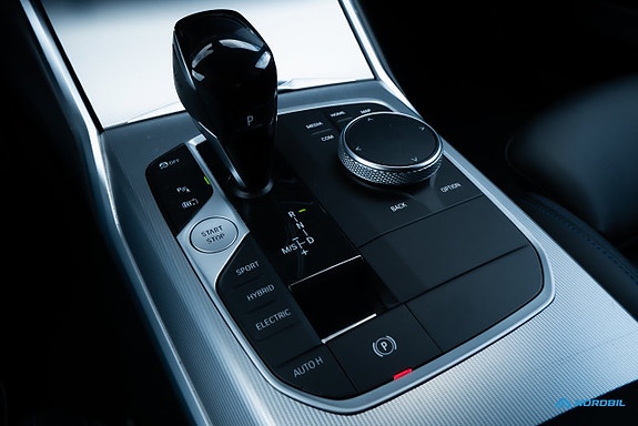 BMW 330e 10 of 24