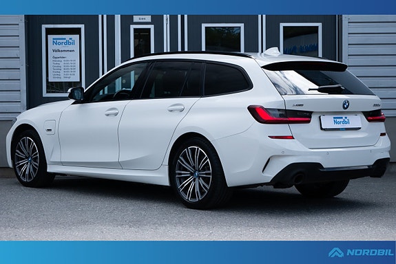 BMW 330e 21 of 24