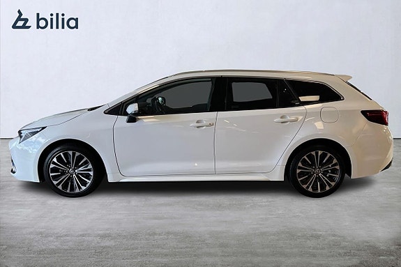 Toyota Corolla 3 of 5