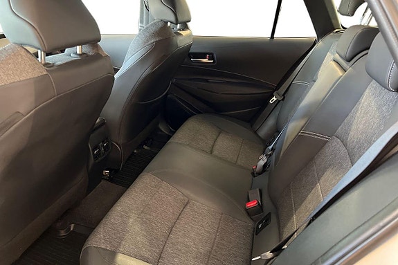 Toyota Corolla 13 of 21