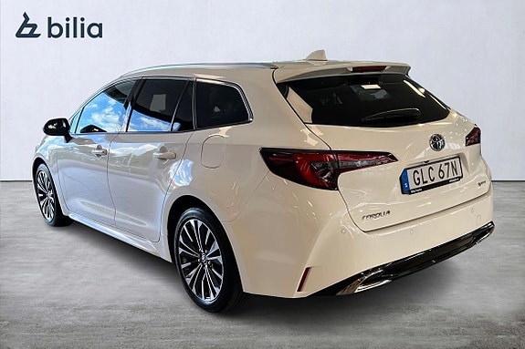 Toyota Corolla 2 of 5