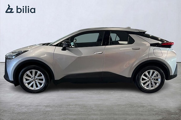 Toyota C-HR 3 of 5