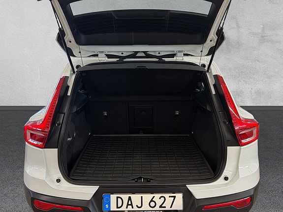 Volvo XC40 9 of 27