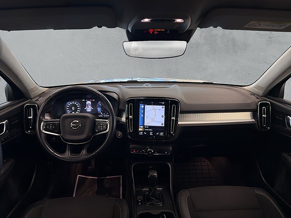 Volvo XC40 12 of 27