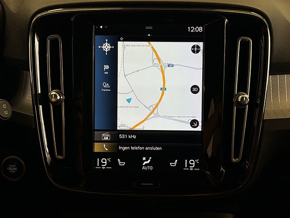 Volvo XC40 27 of 27
